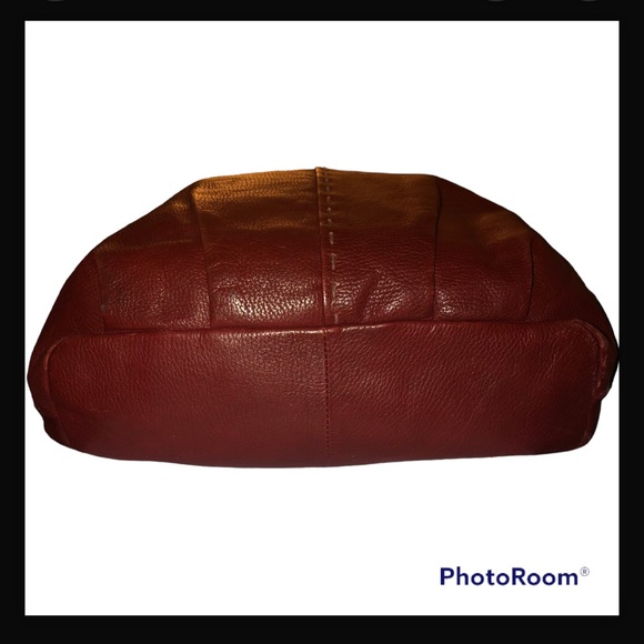 Hidesign Gen Leather Lrg Red Shoulder Bag w/gld hardware Good Preloved Condition - Picture 4 of 15
